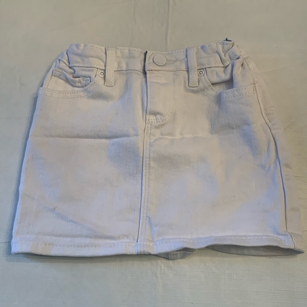 White Gap Jean Skirt. Size 5 Regular